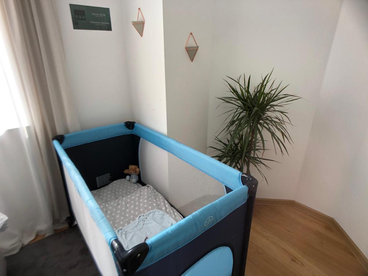 Am 24h Self-check-in, Free Parking, U-bahn 350m, Netflix *